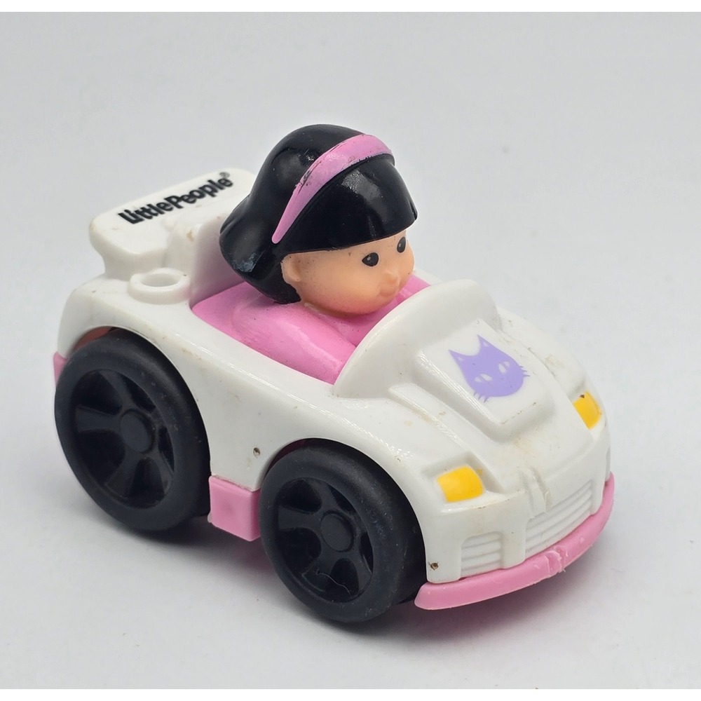 Fisher Price Little People Wheelies Sonya Lee Kitty Cat White Car Vintage 2009